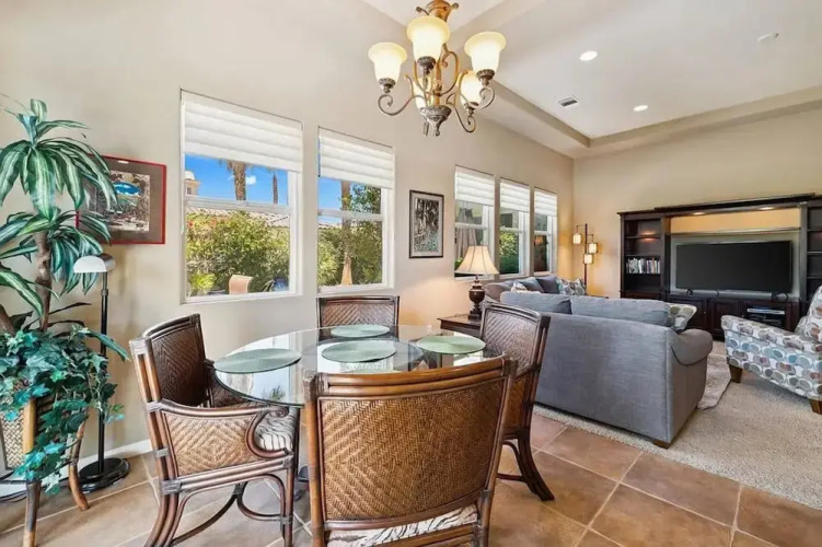 Stylish 2BR w Spa Patio