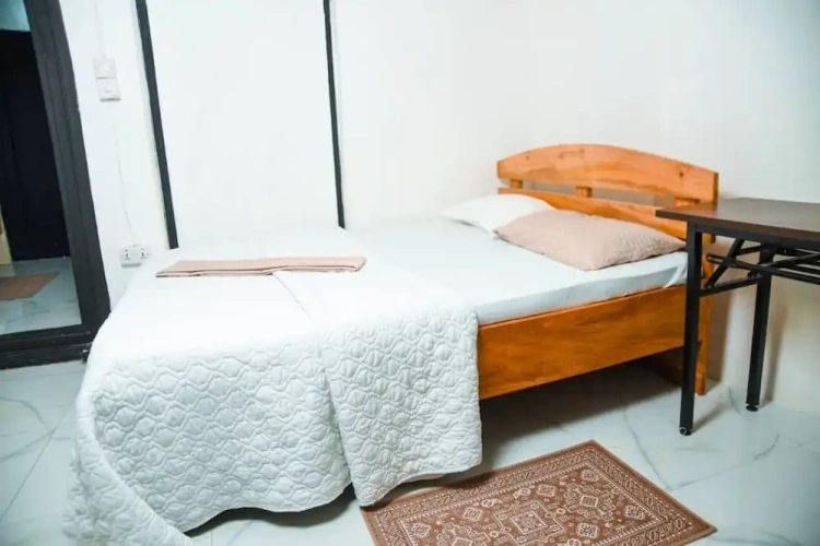 3 Bedrooms Deluxe Single room