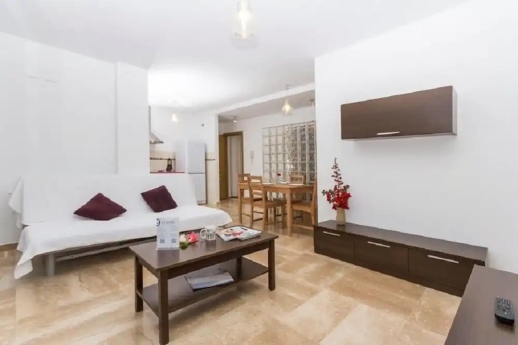 2 Bedrooms Apartment