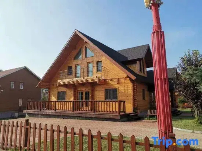 Abraham Resmos Wooden House Villas