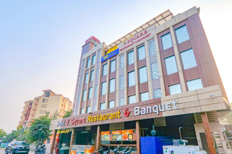 Fabhotel V Square