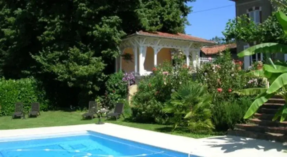 Chambres d'Hotes Chateau de Lahitte