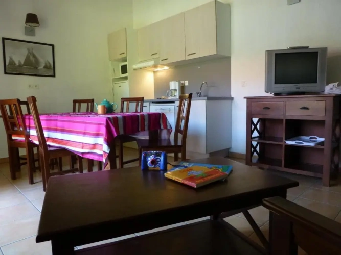 2 Bedrooms Apartment