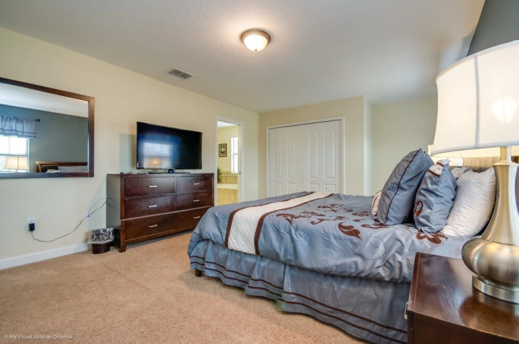 1422 Moonvalley Drive