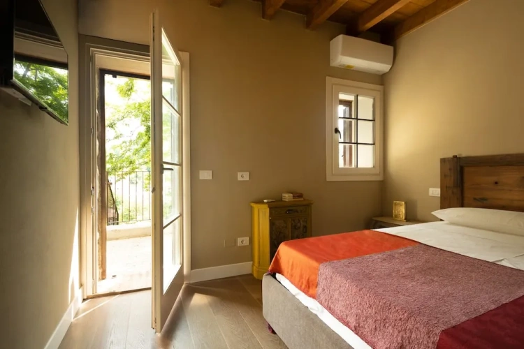 Deluxe Double room with land view