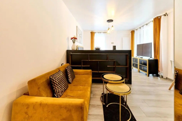 Deluxe Studio