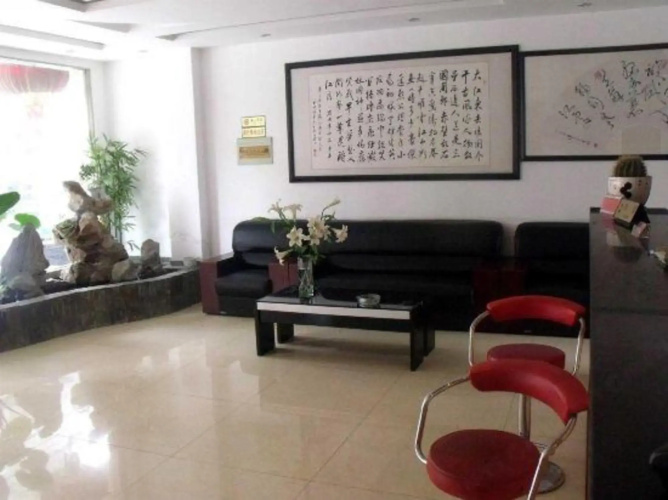 Chaohu Jiangnan Hotel