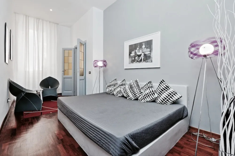 Spanish Steps Apartments