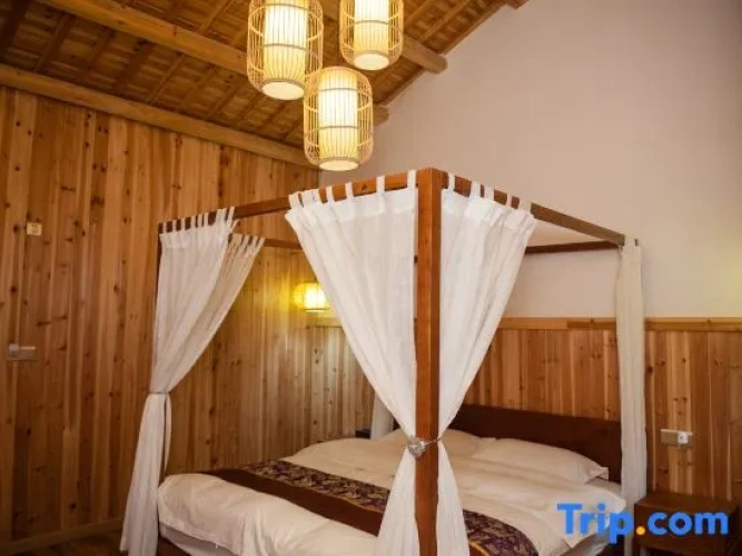 6 Bedrooms Suite