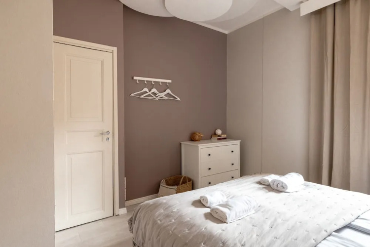 2ndhomes Bright & Spacious 5BR Apartment