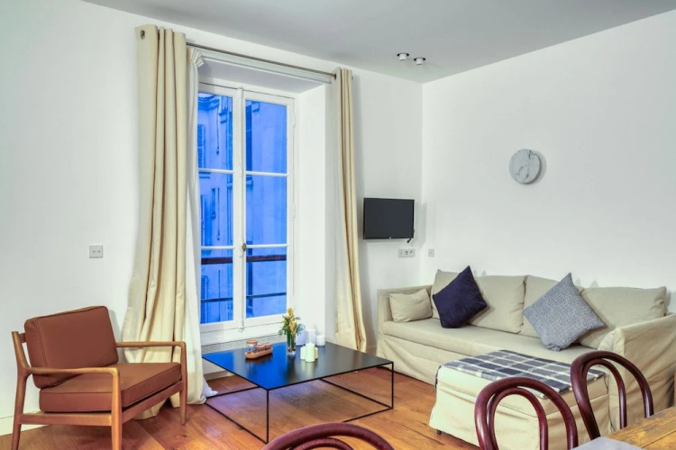 Spacious Apartment Near Madeleine