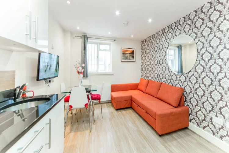 2 Bedrooms Apartment