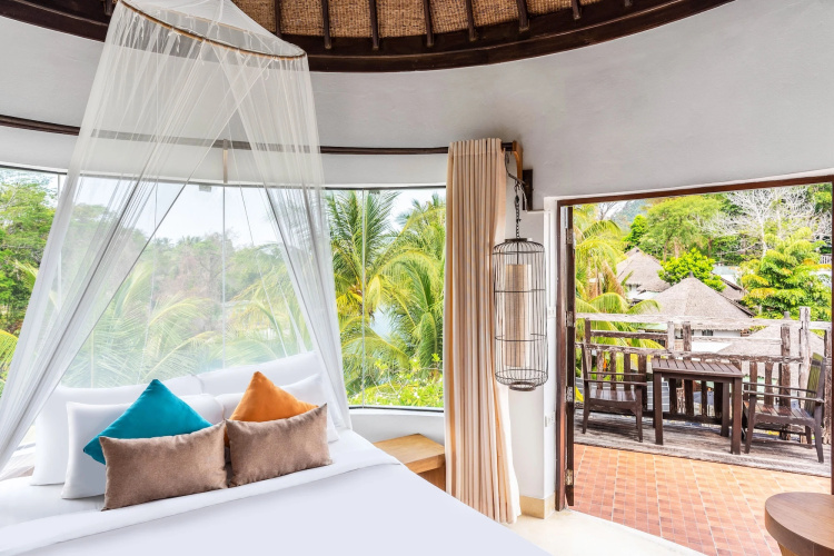 Aana Resort & Spa