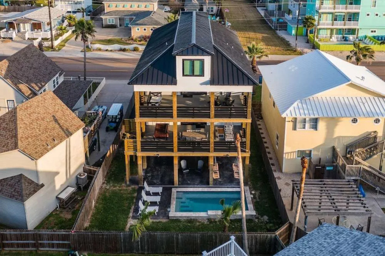 The Gentry by Silver Sands Vacation Rentals