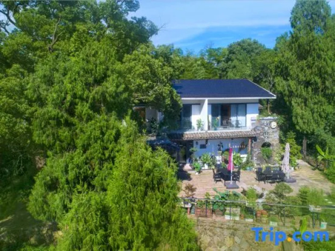 Stray Clouds Villa