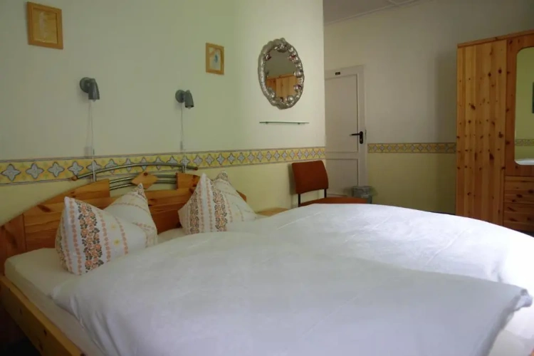 2 Bedrooms Bungalow