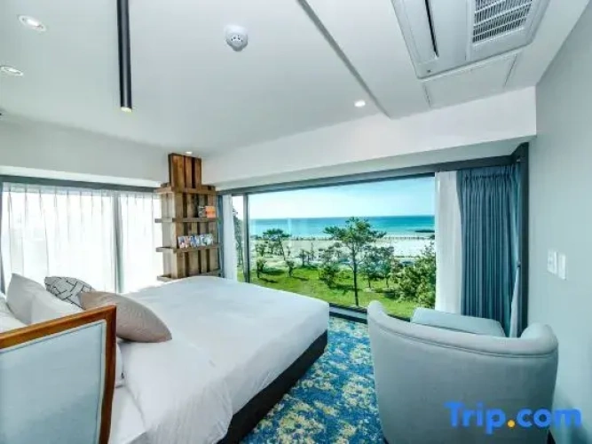 Suite with ocean view