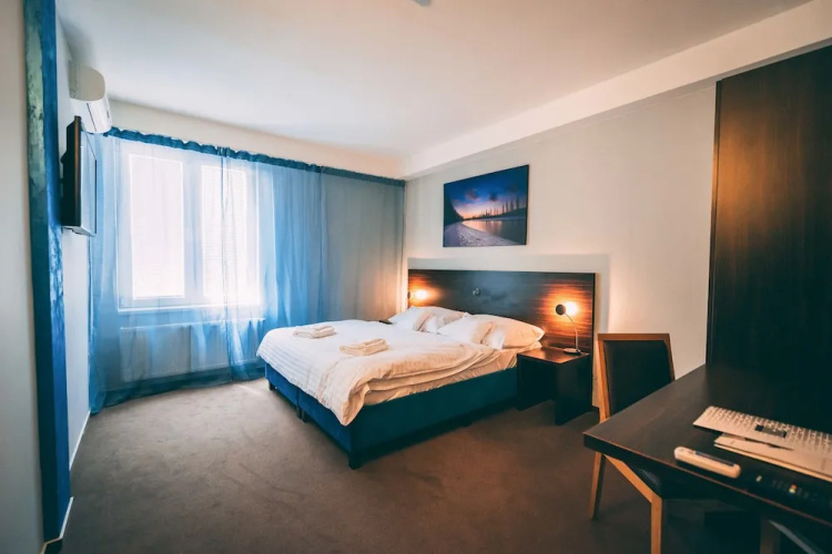 Boutique HOTEL 11