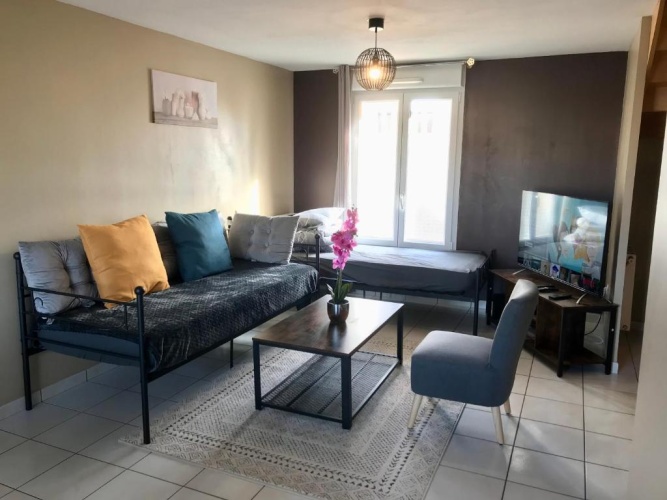 4 Bedrooms Cottage