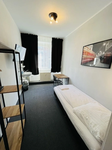 Standard Twin room with view