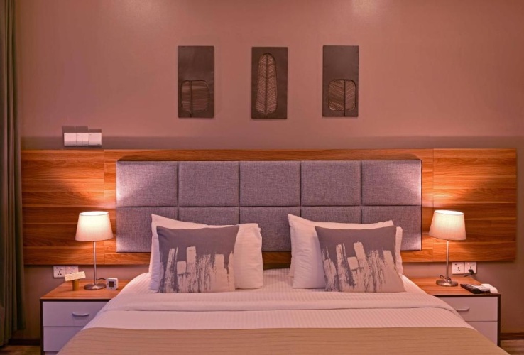 4 Bedrooms House