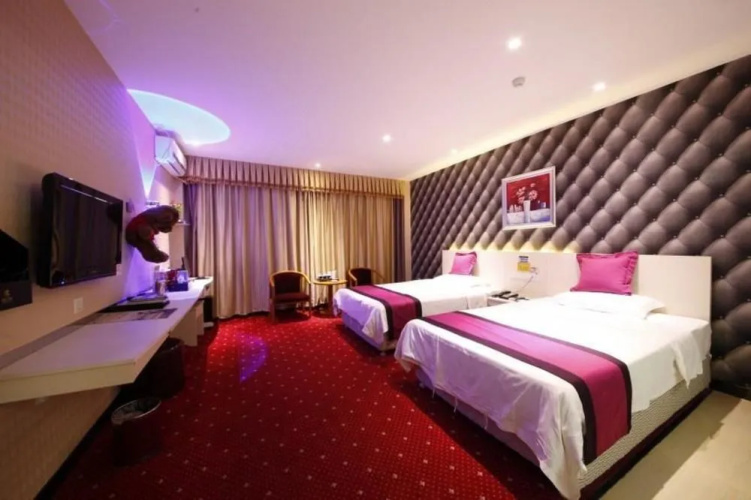 Hechi Shuntai Hotel