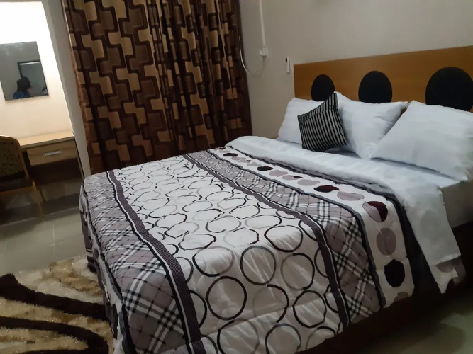 Goddis Apartments