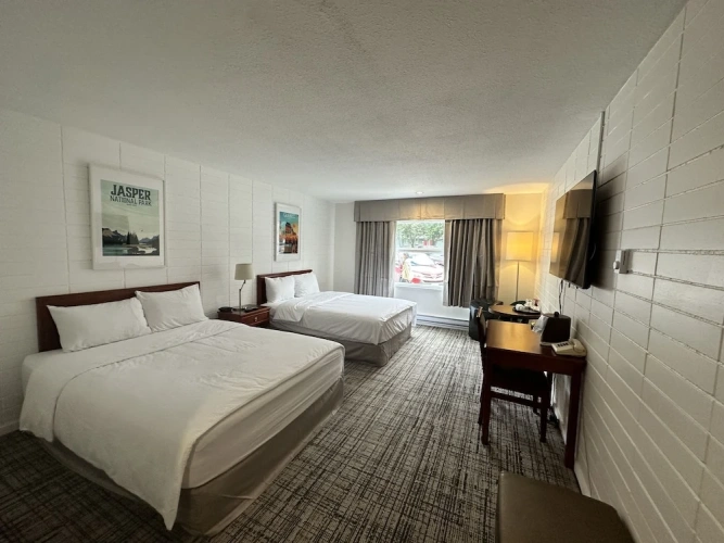 Standard Quadruple Club room