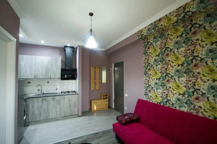 Lech Kachinski Apartment 4