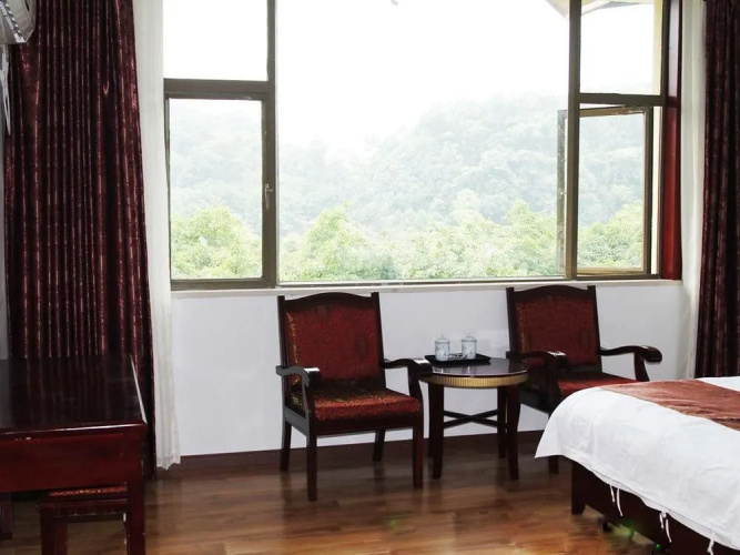 Mount Emei Xianhelou Hotel