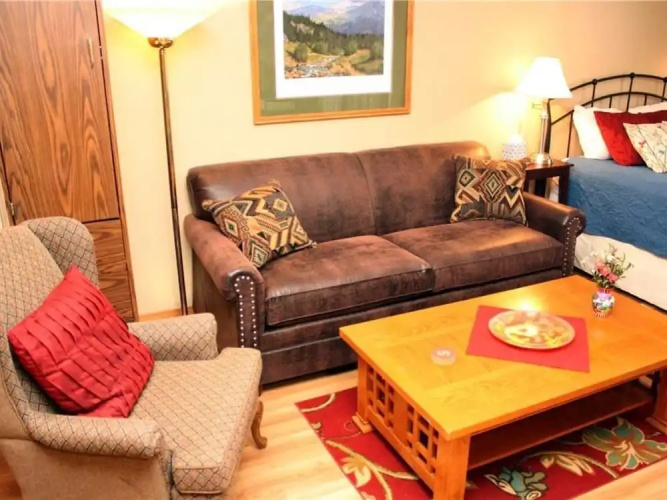 River Mountain Lodge E-210 - Studio