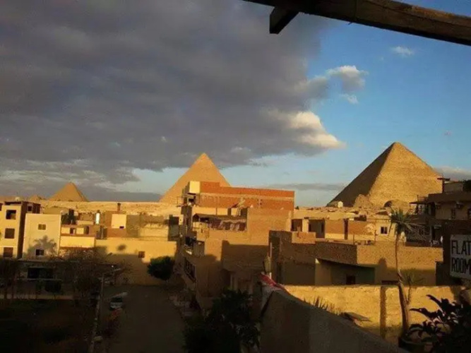 Abo Stait Pyramid View Homestay