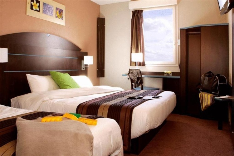 Standard Triple room