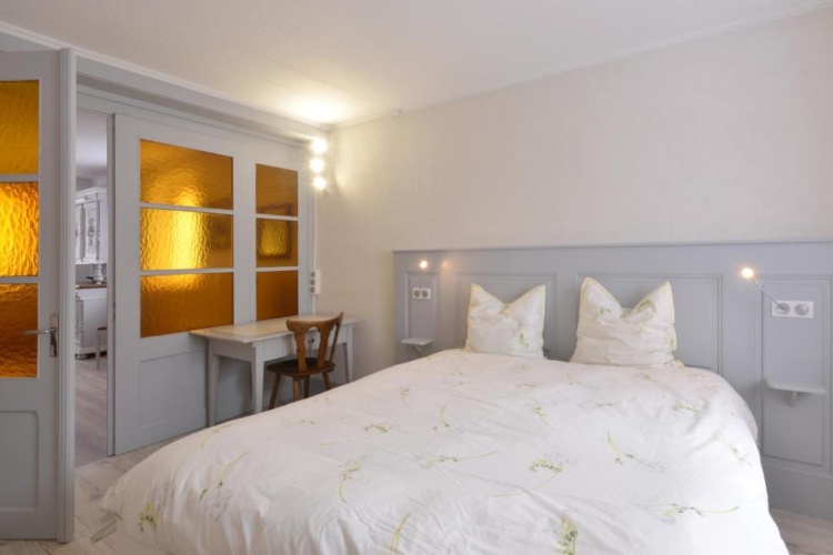 3 Bedrooms Apartment