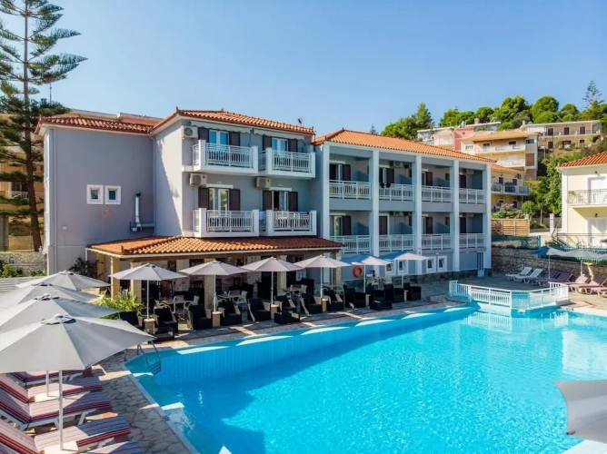 Standard Quadruple Family room with balcony