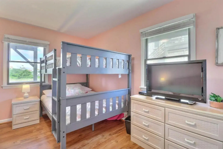 6129 Lady Jane Semi-Oceanfront