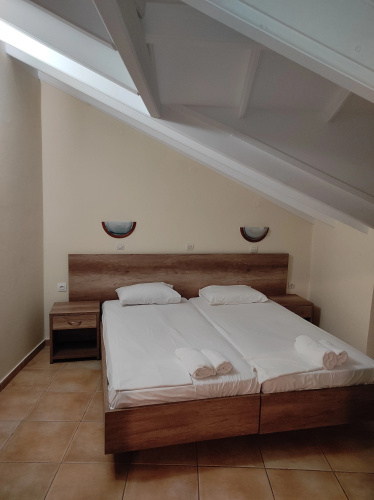 Kavos Plaza Hotel
