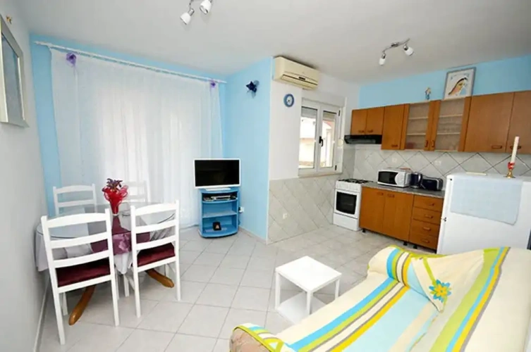 2 Bedrooms Classic Apartment