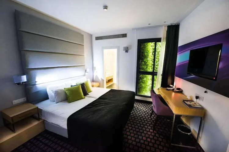 Eyal Hotel