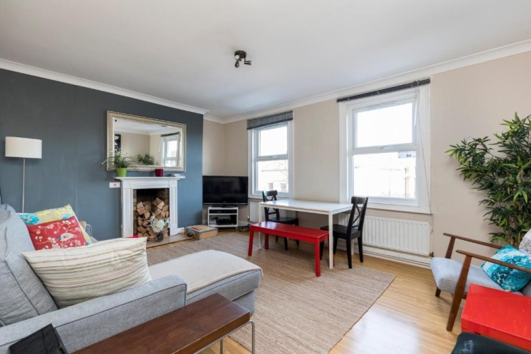 2 Bedrooms Apartment