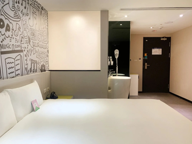 YOUR Hotel