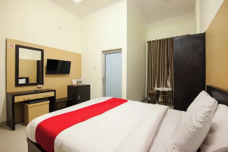Esther Hotel