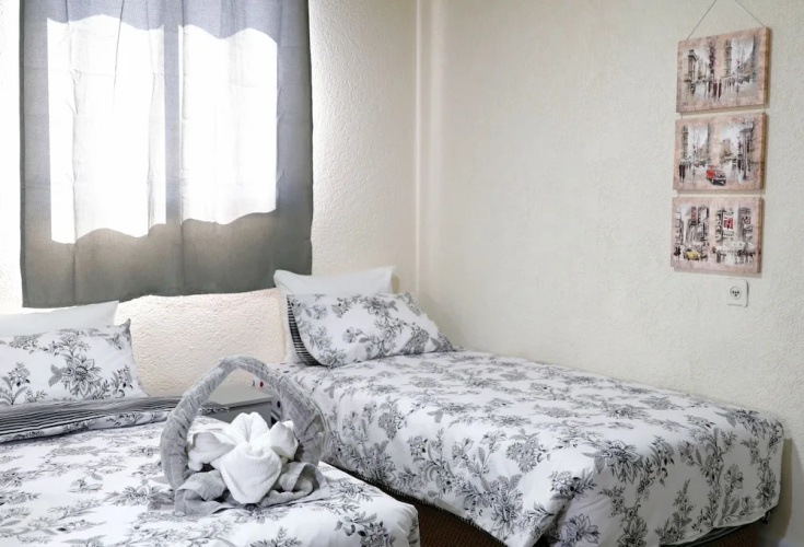 Neve Midbar Motel