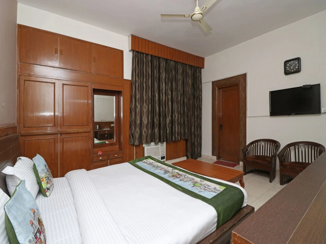 Oyo 10177 A Gulshan Continental