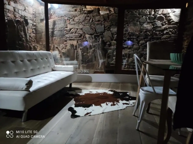 2 Bedrooms Cottage