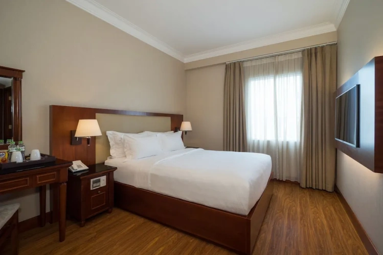 Deluxe Double room with city view