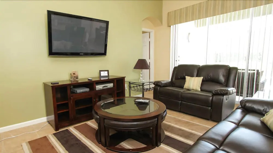8127 Fan Palm Way