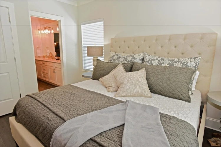 4 Bedrooms Cottage
