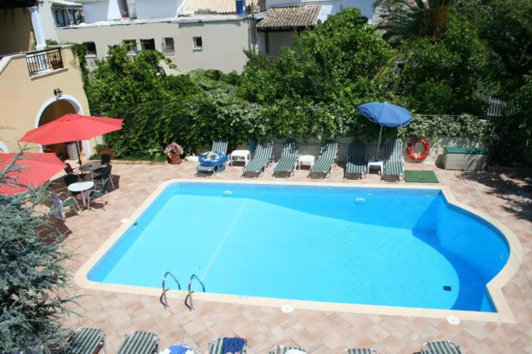 Balaris Apartments