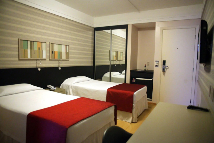 Momax Hotel